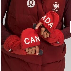 Lululemon team canada gloves